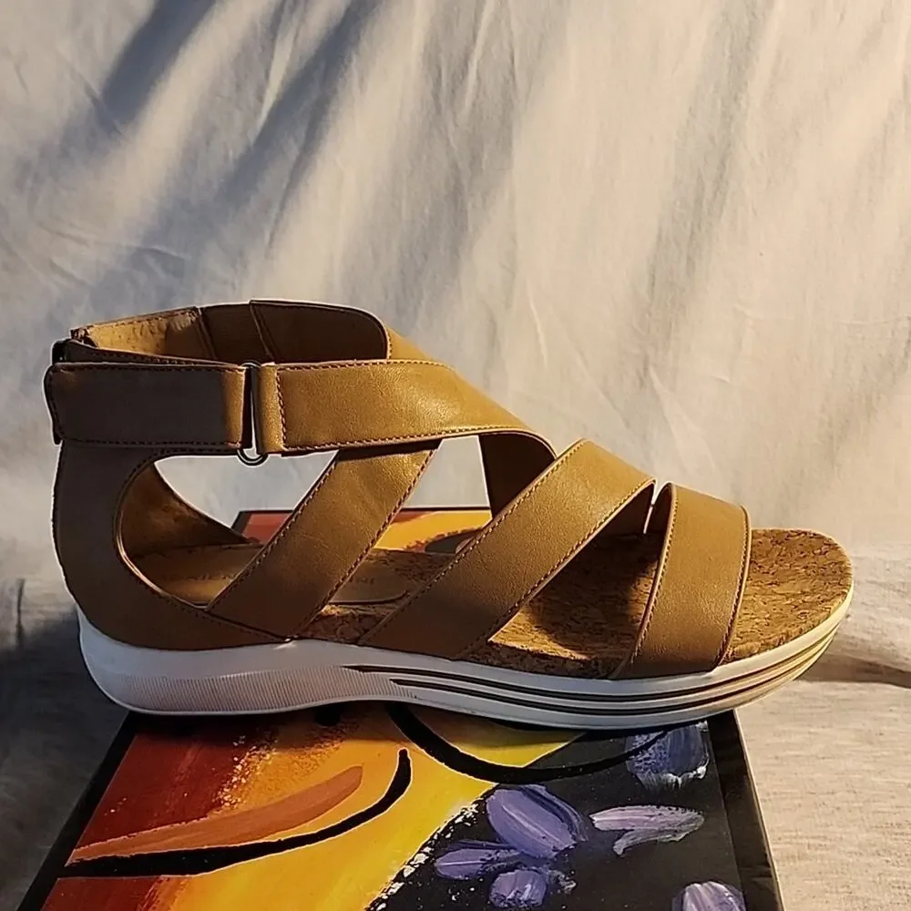 Adrienne Vittadini Sport Sandals Sz 8.5M